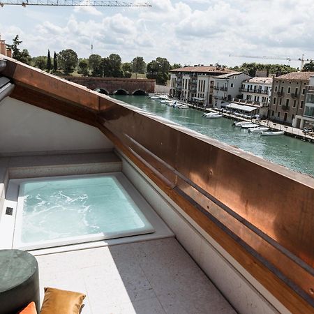 Pavillon Suite & Apartments Πεσκιέρα ντελ Γκάρντα Εξωτερικό φωτογραφία