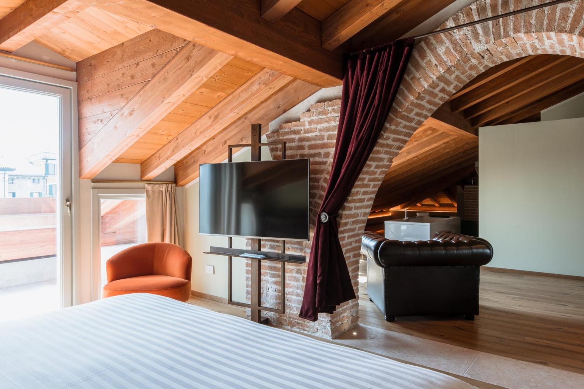 Pavillon Suite & Apartments Πεσκιέρα ντελ Γκάρντα Εξωτερικό φωτογραφία