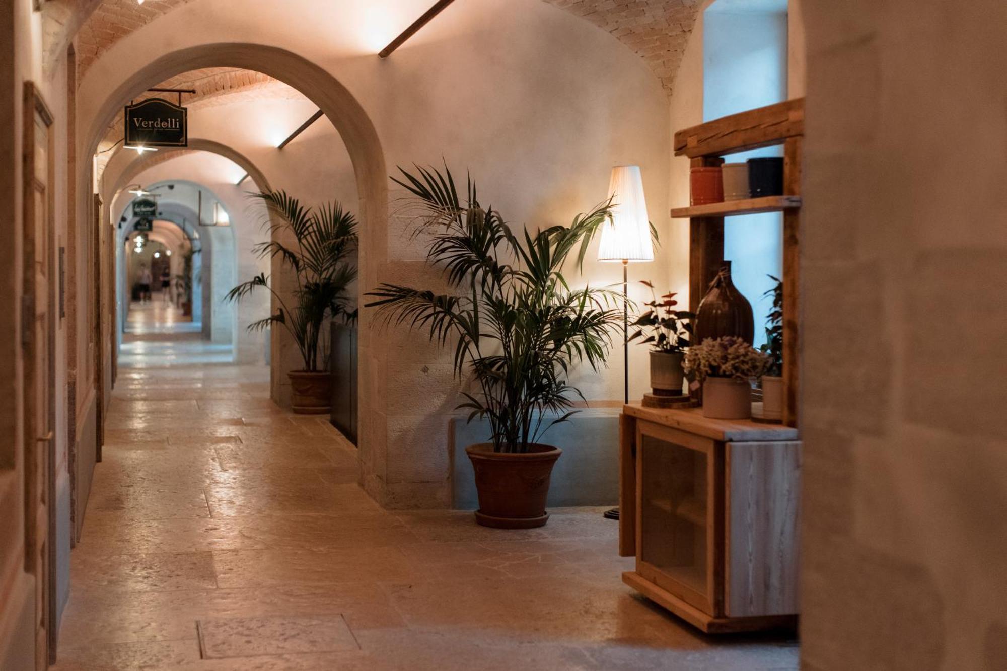 Pavillon Suite & Apartments Πεσκιέρα ντελ Γκάρντα Εξωτερικό φωτογραφία