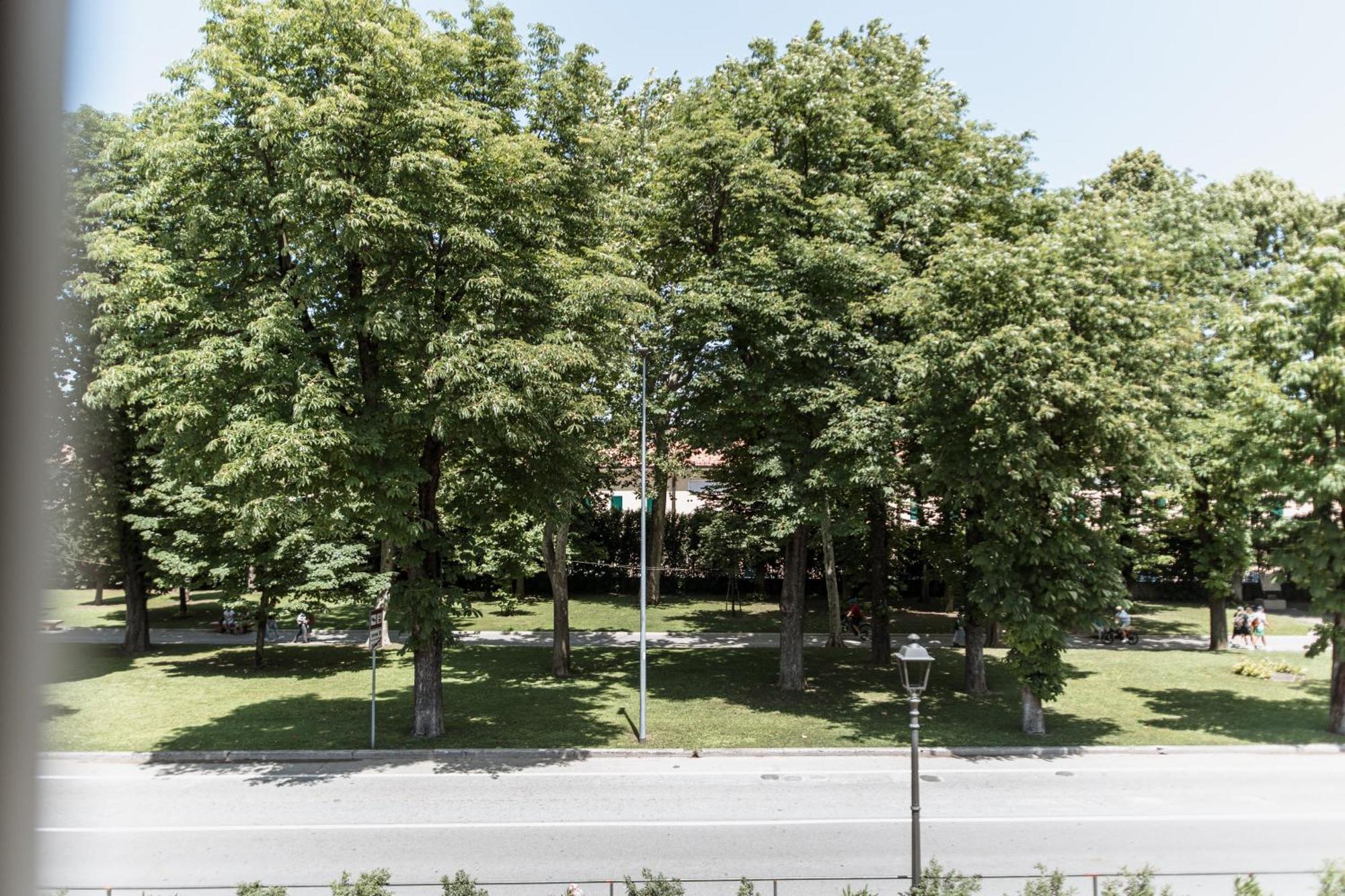 Pavillon Suite & Apartments Πεσκιέρα ντελ Γκάρντα Εξωτερικό φωτογραφία