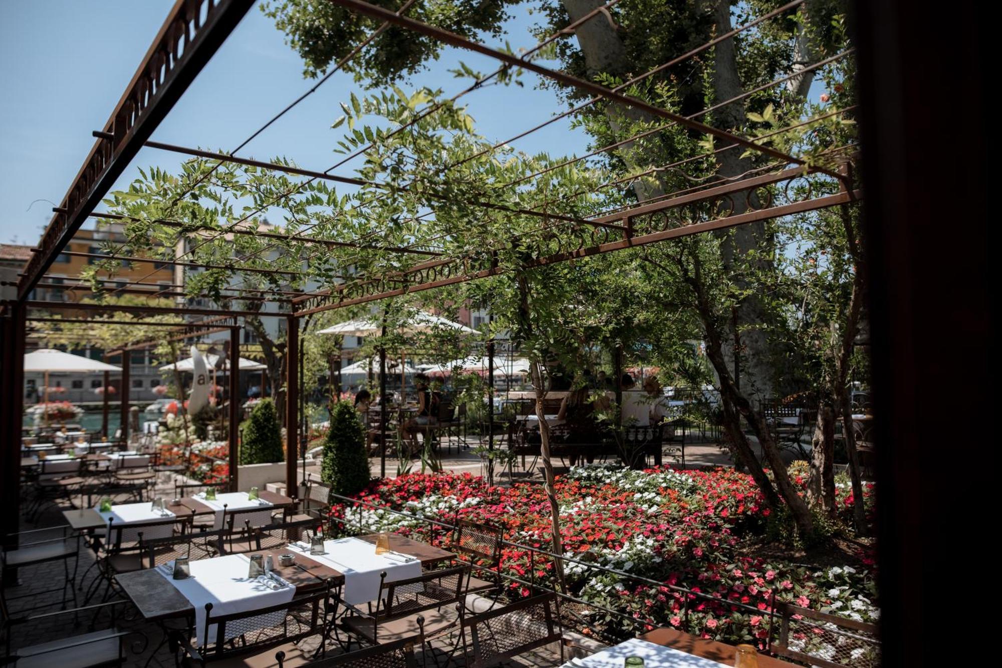 Pavillon Suite & Apartments Πεσκιέρα ντελ Γκάρντα Εξωτερικό φωτογραφία
